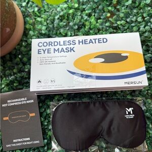 Black Cordless Heated Eye Mask